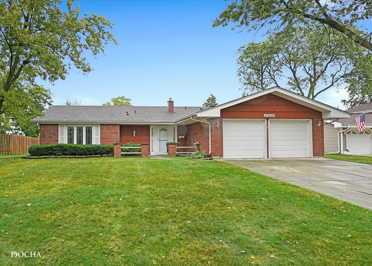 23W234 Woodcroft Drive Glen Ellyn IL 60137