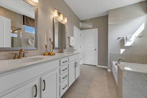2895 Briargate Drive Lindenhurst IL 60046