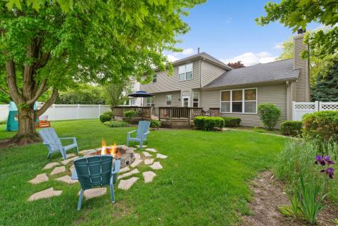 110 Saint Germain Place St. Charles IL 60175