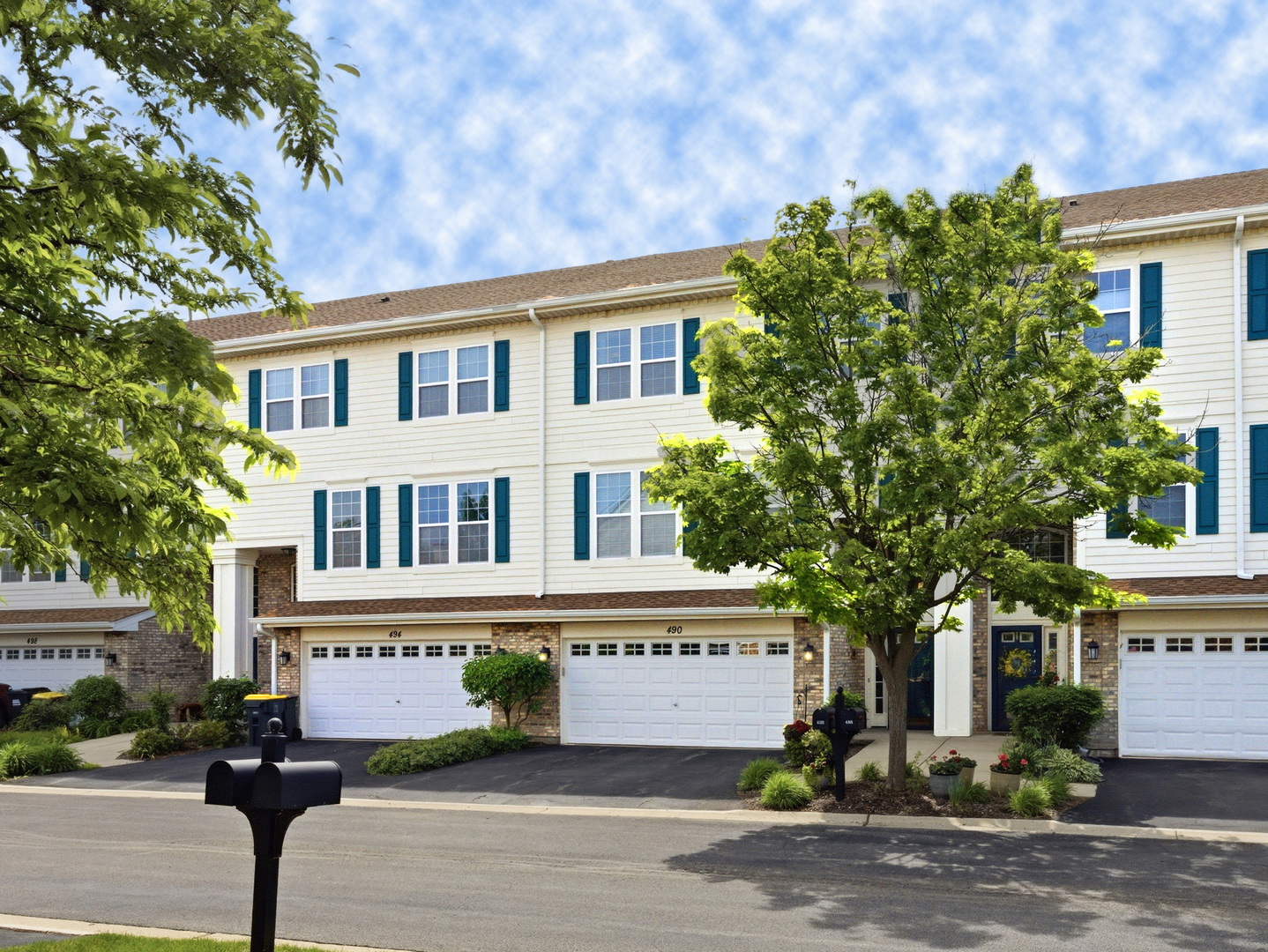 490 Dolton Lane Carol Stream IL 60188