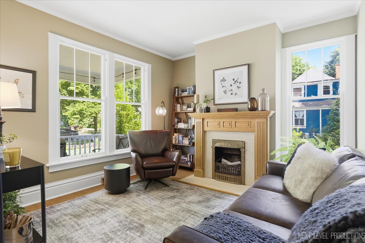132 South Wright Street Naperville IL 60540