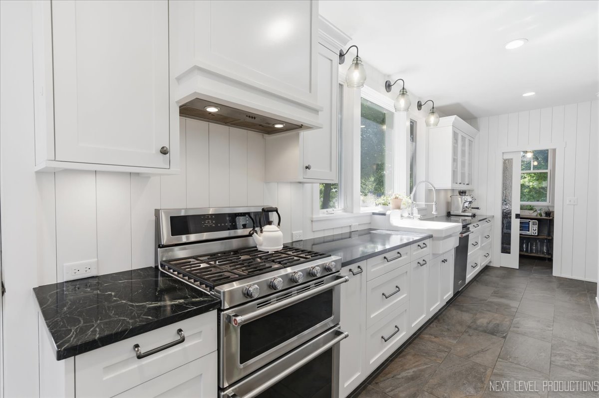 132 South Wright Street Naperville IL 60540