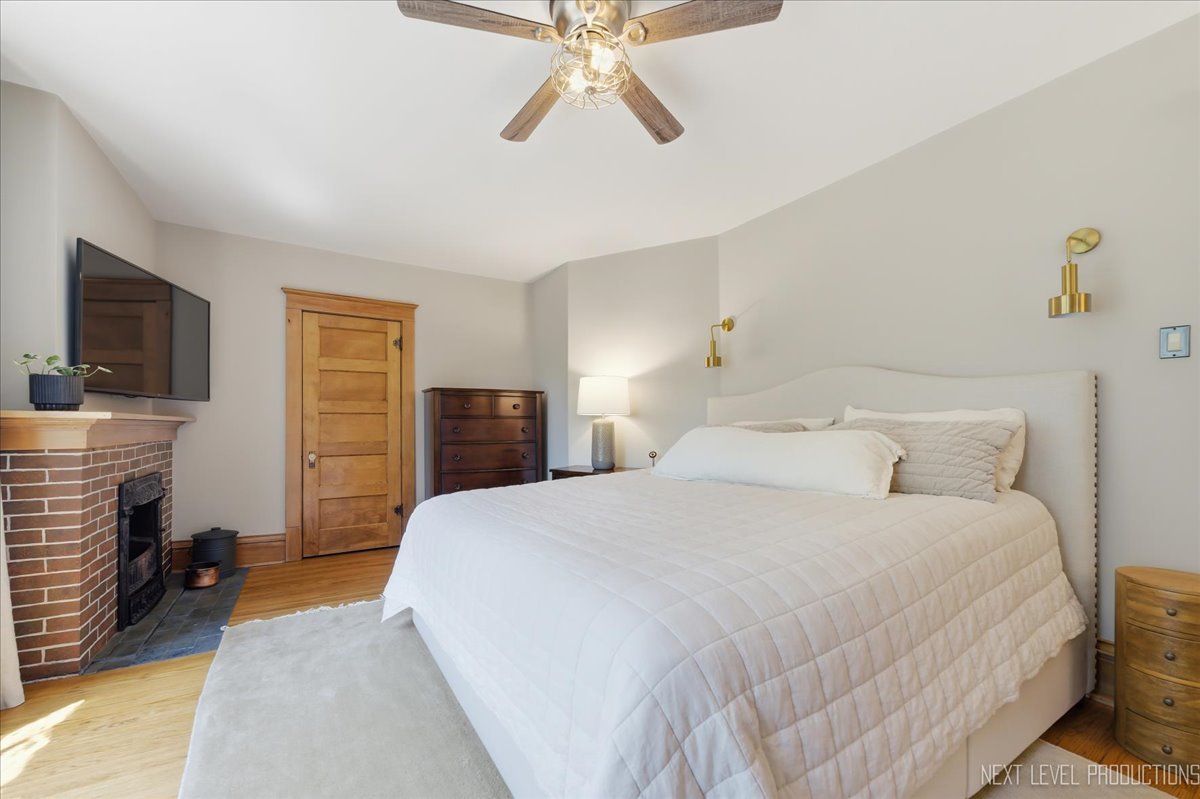 132 South Wright Street Naperville IL 60540