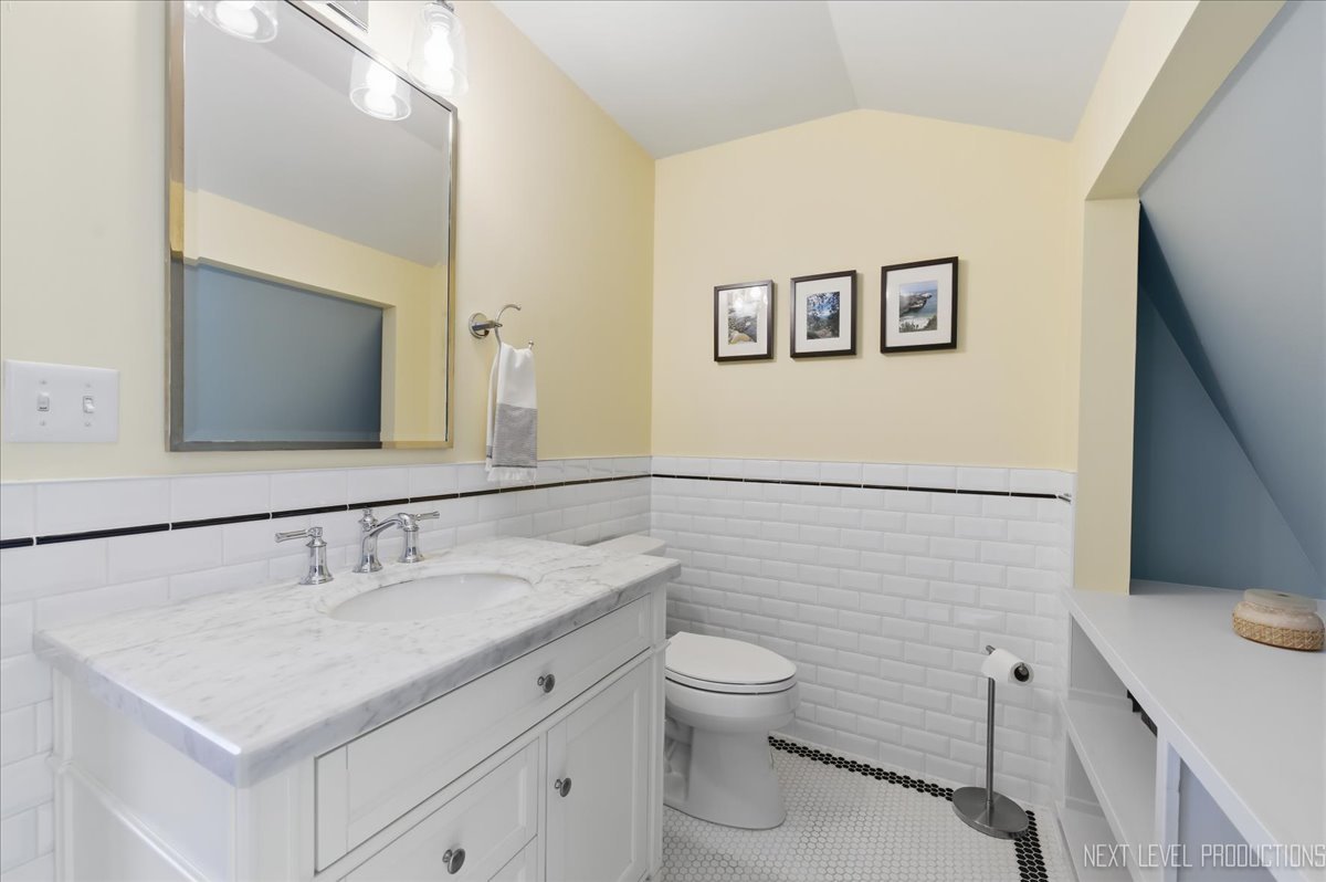 132 South Wright Street Naperville IL 60540