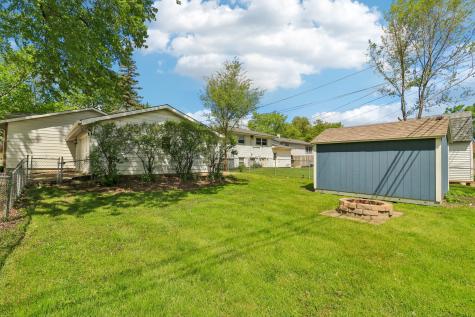 207 North Idlewild Avenue Mundelein IL 60060