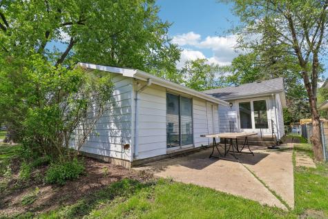 207 North Idlewild Avenue Mundelein IL 60060