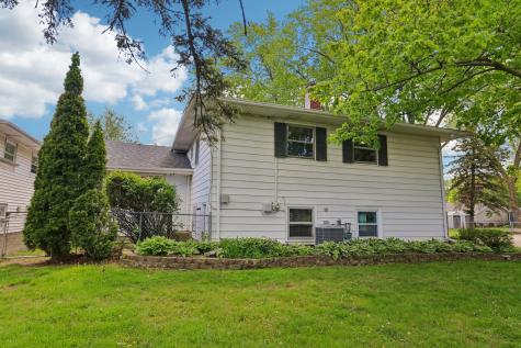 207 North Idlewild Avenue Mundelein IL 60060