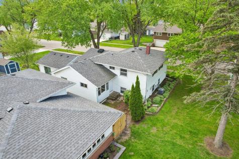 207 North Idlewild Avenue Mundelein IL 60060