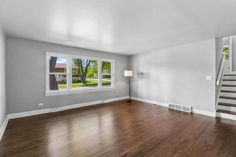 207 North Idlewild Avenue Mundelein IL 60060