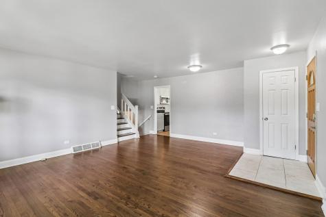 207 North Idlewild Avenue Mundelein IL 60060