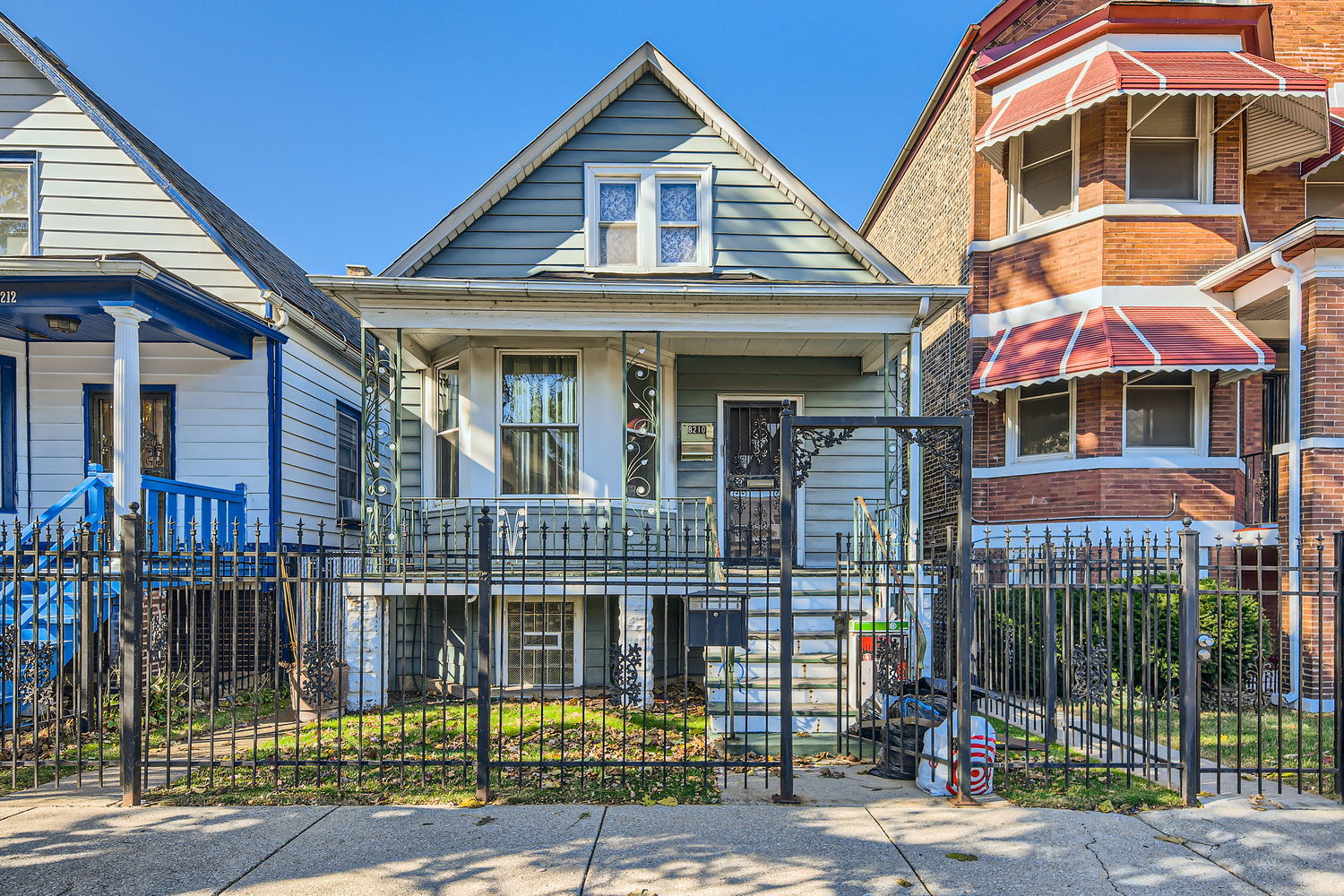 8210 South Exchange Avenue Chicago IL 60617