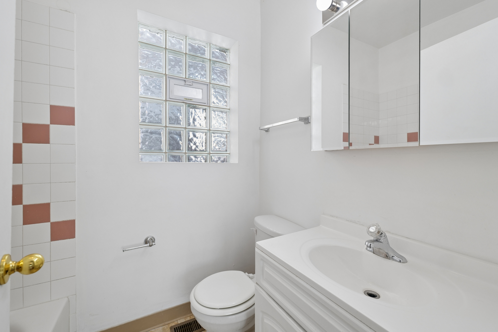 6521 South Saint Lawrence Avenue Chicago IL 60637