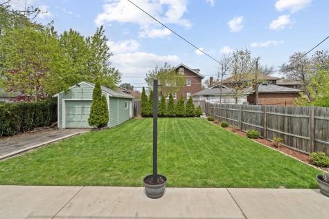 416 Hull Court Waukegan IL 60085