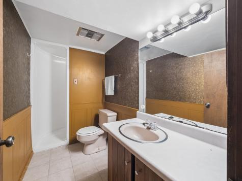 410 Flossmoor Avenue Waukegan IL 60085