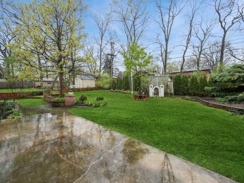 410 Flossmoor Avenue Waukegan IL 60085