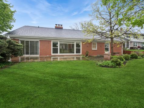 410 Flossmoor Avenue Waukegan IL 60085