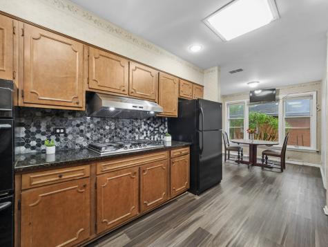 410 Flossmoor Avenue Waukegan IL 60085