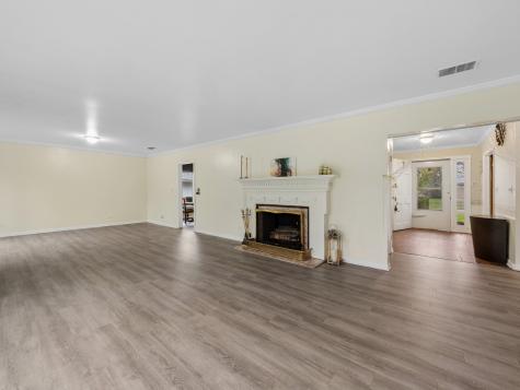 410 Flossmoor Avenue Waukegan IL 60085