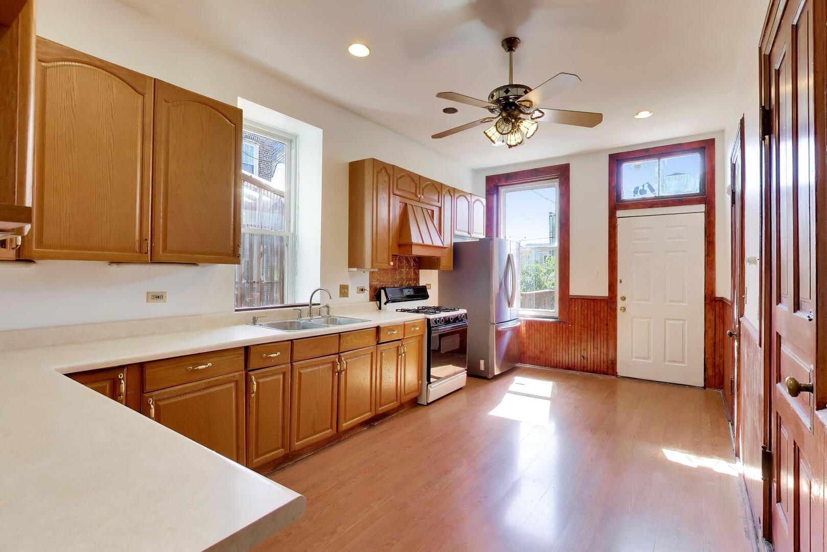 3640 South Prairie Avenue Chicago IL 60653