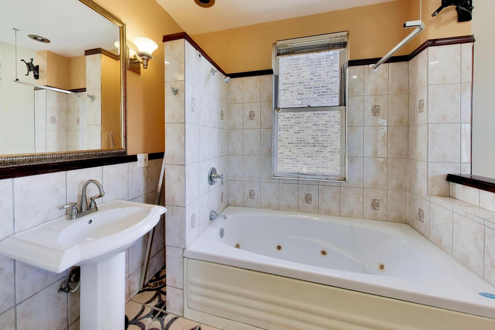 3640 South Prairie Avenue Chicago IL 60653