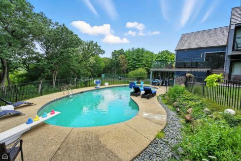 367 Overlook Road Barrington IL 60010