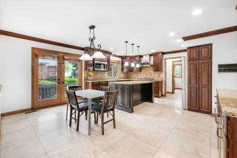 910 Red Fox Lane Oak Brook IL 60523