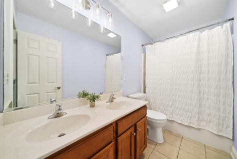 115 Pineridge Drive S Oswego IL 60543
