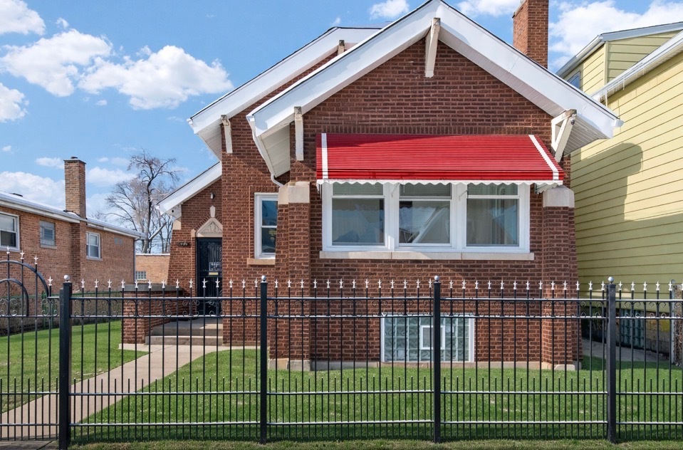 11440 South Indiana Avenue Chicago IL 60628
