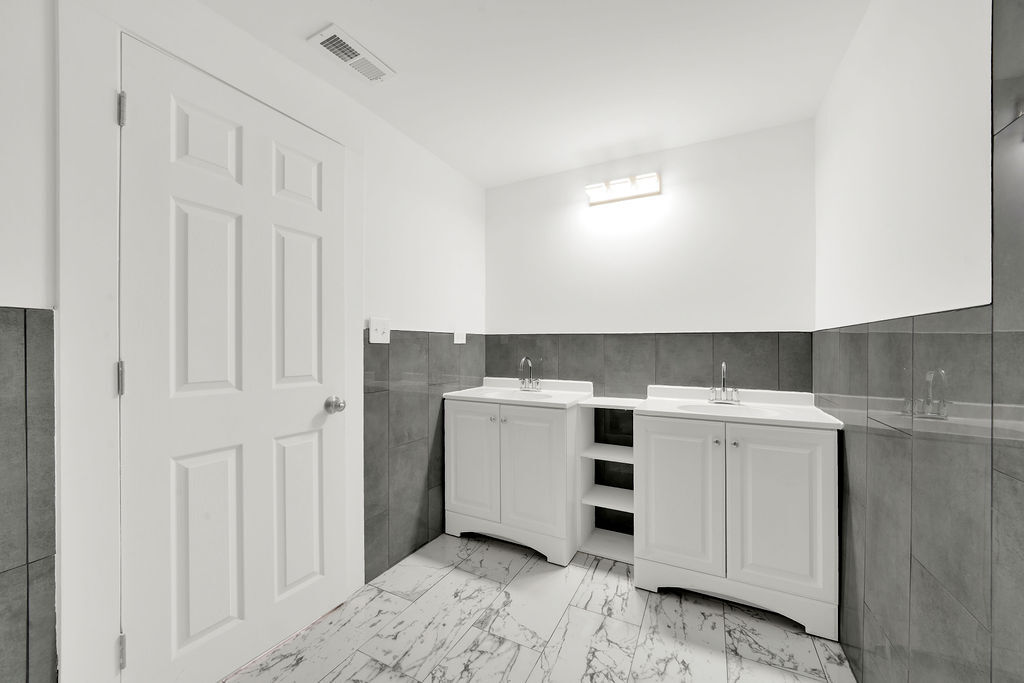 11440 South Indiana Avenue Chicago IL 60628