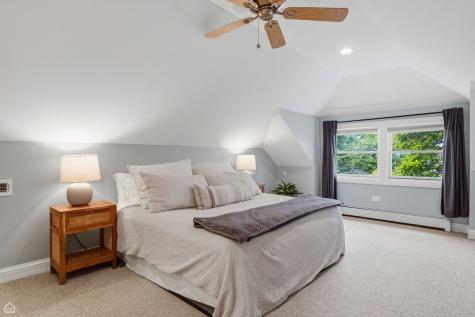 5822 North Sacramento Avenue Chicago IL 60659