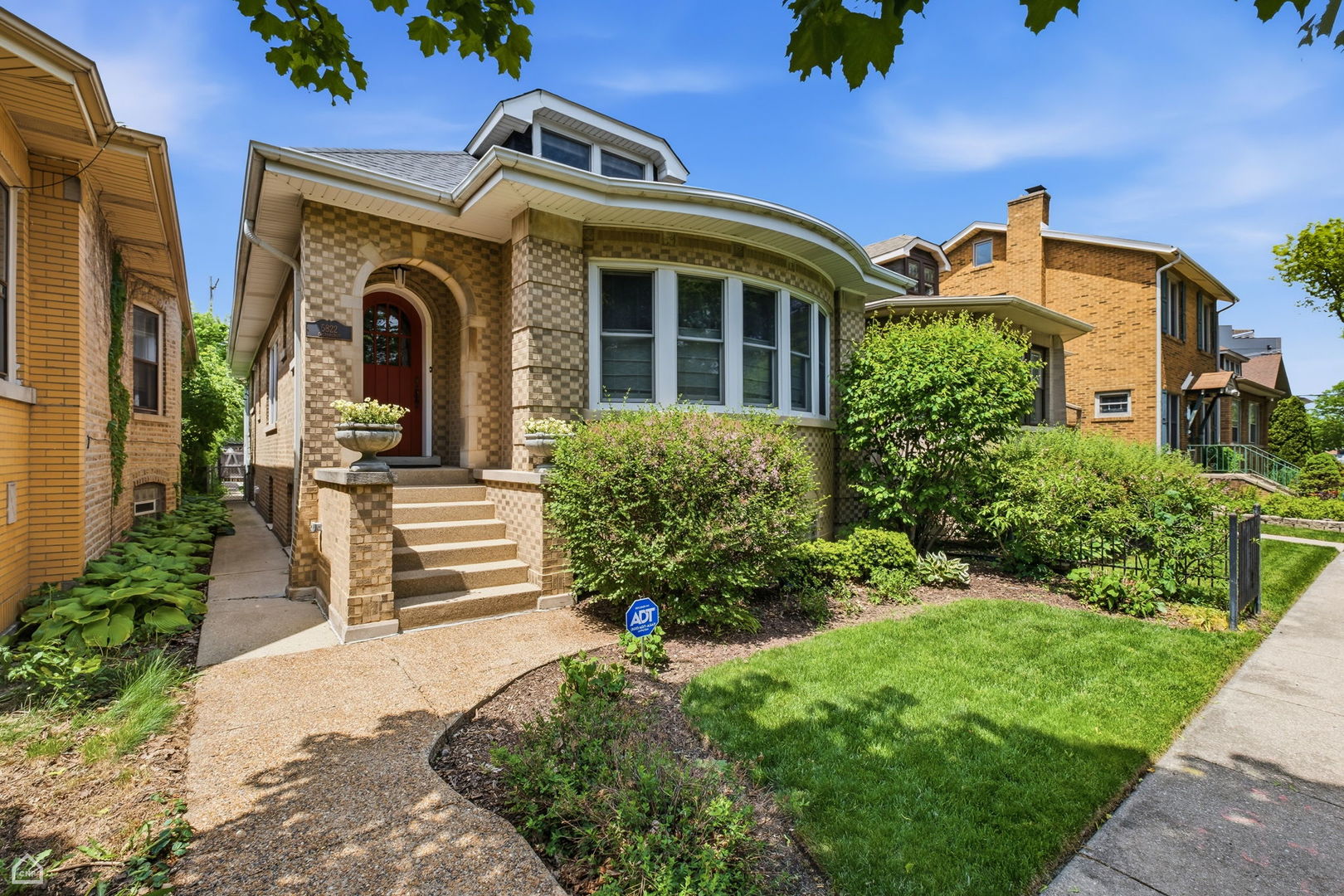 5822 North Sacramento Avenue Chicago IL 60659