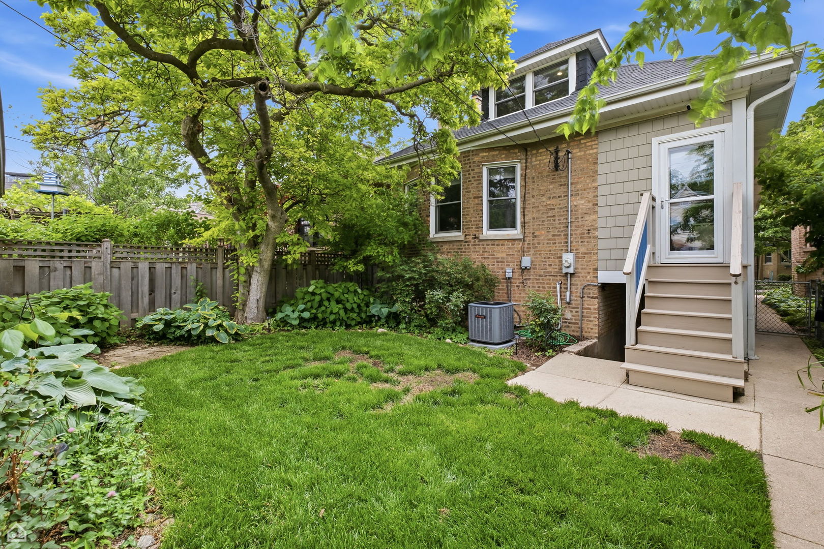 5822 North Sacramento Avenue Chicago IL 60659