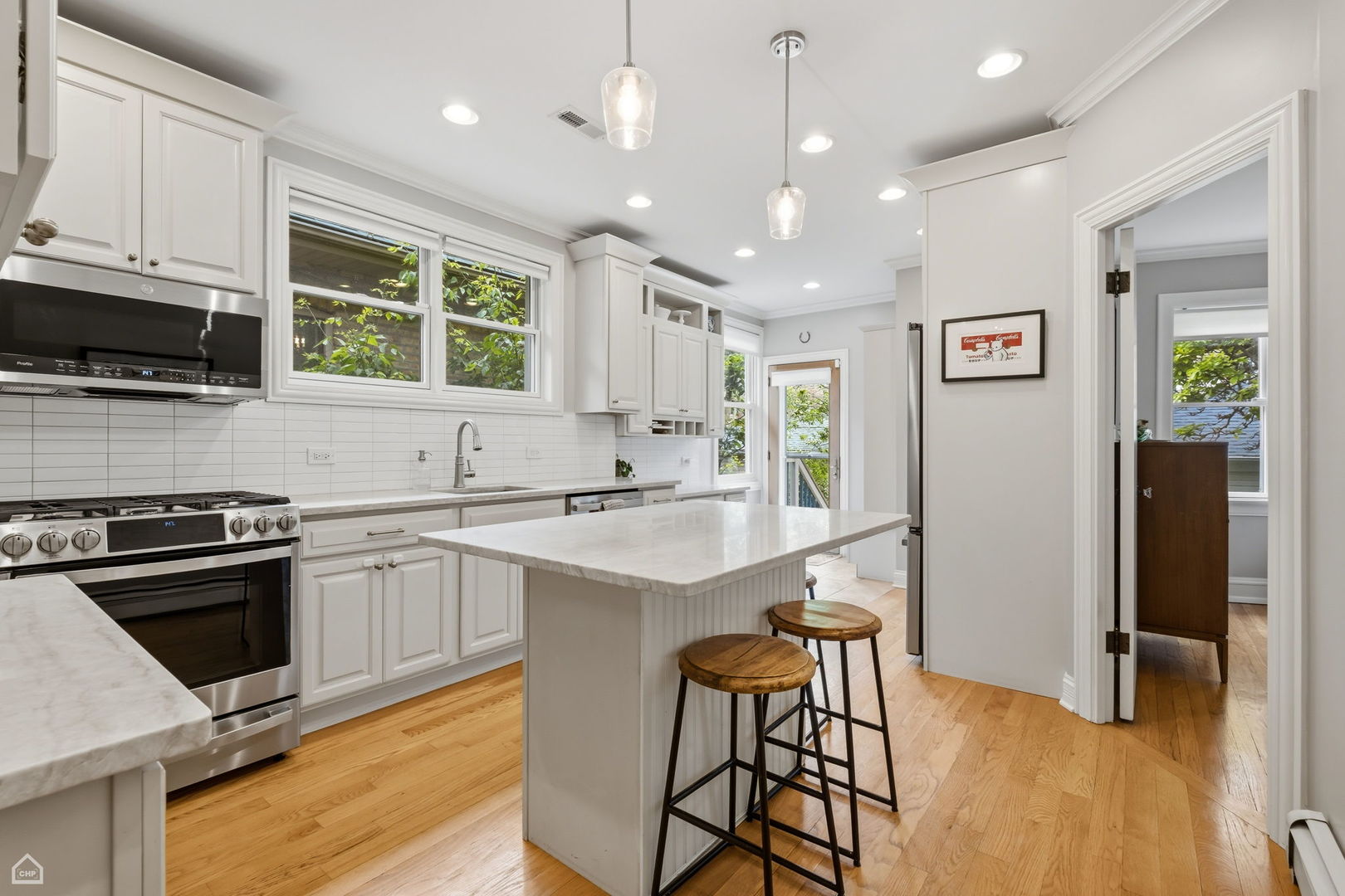 5822 North Sacramento Avenue Chicago IL 60659