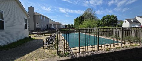 697 Periwinkle Lane Aurora IL 60504