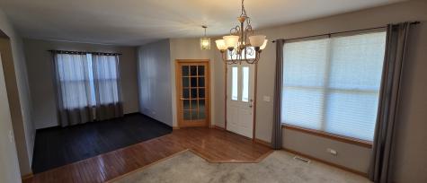 697 Periwinkle Lane Aurora IL 60504