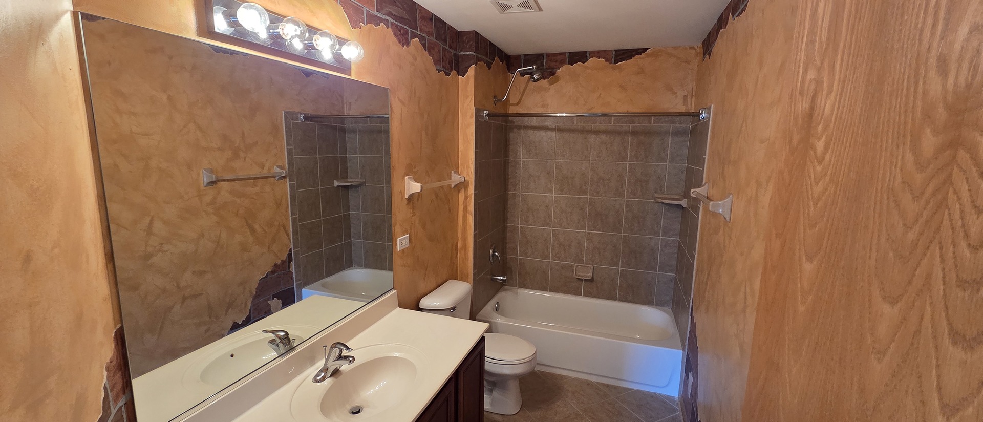 697 Periwinkle Lane Aurora IL 60504