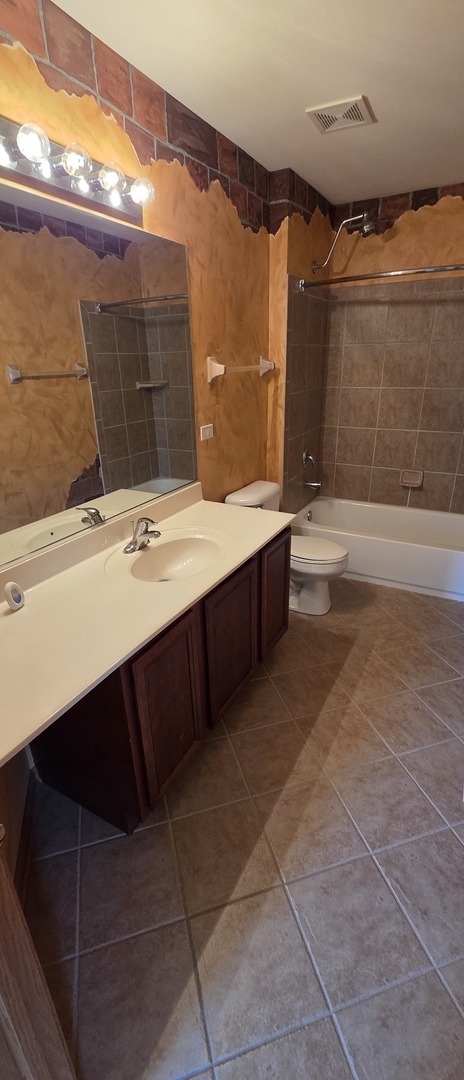 697 Periwinkle Lane Aurora IL 60504