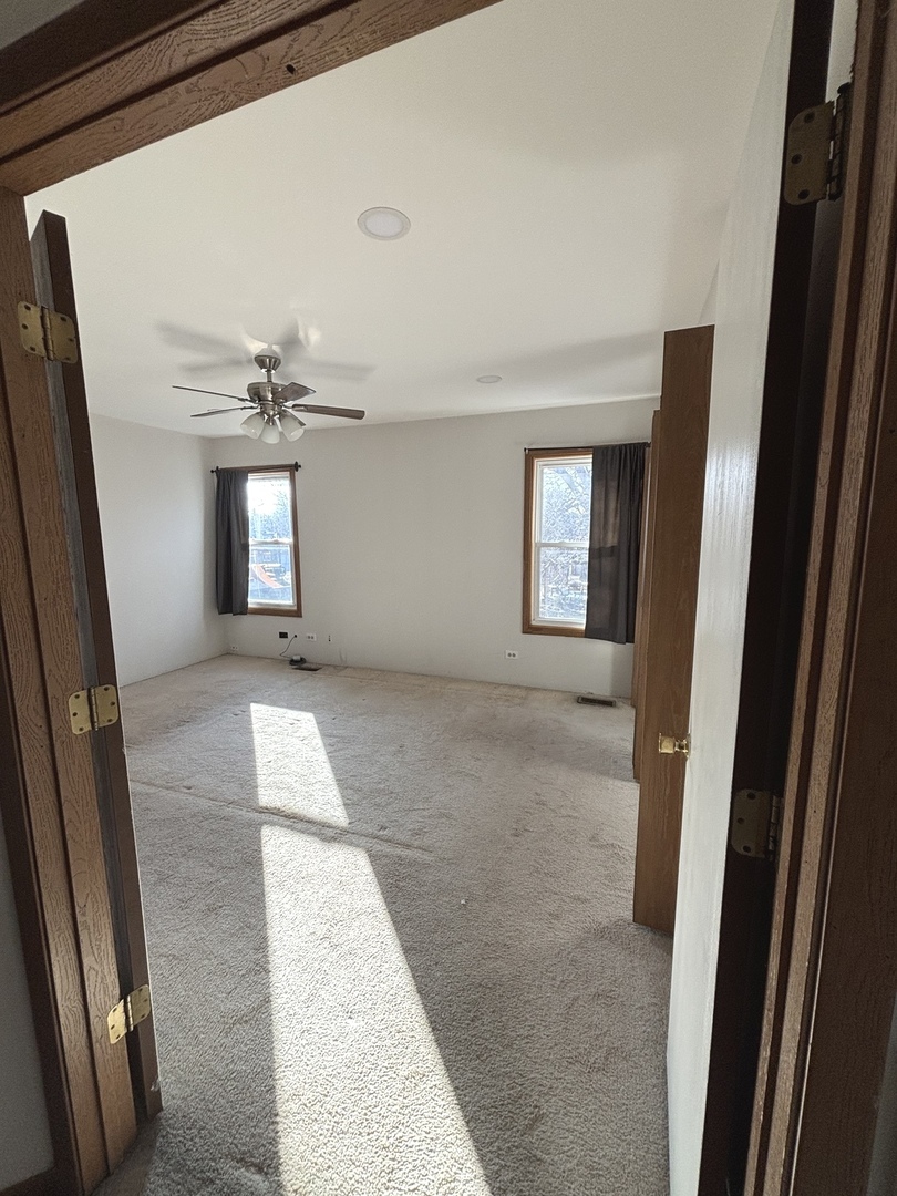 1122 Bradbury Circle Carol Stream IL 60188