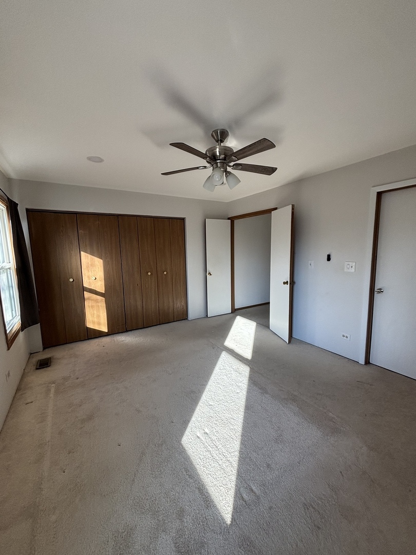 1122 Bradbury Circle Carol Stream IL 60188