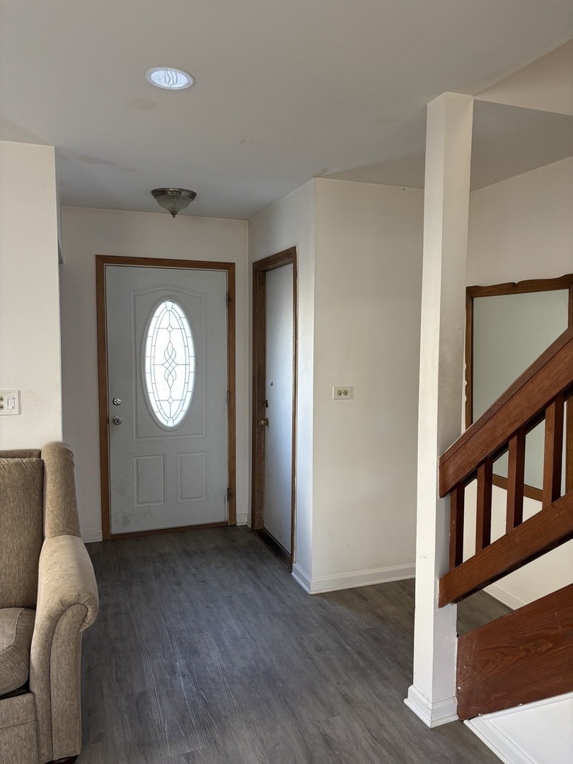 1122 Bradbury Circle Carol Stream IL 60188