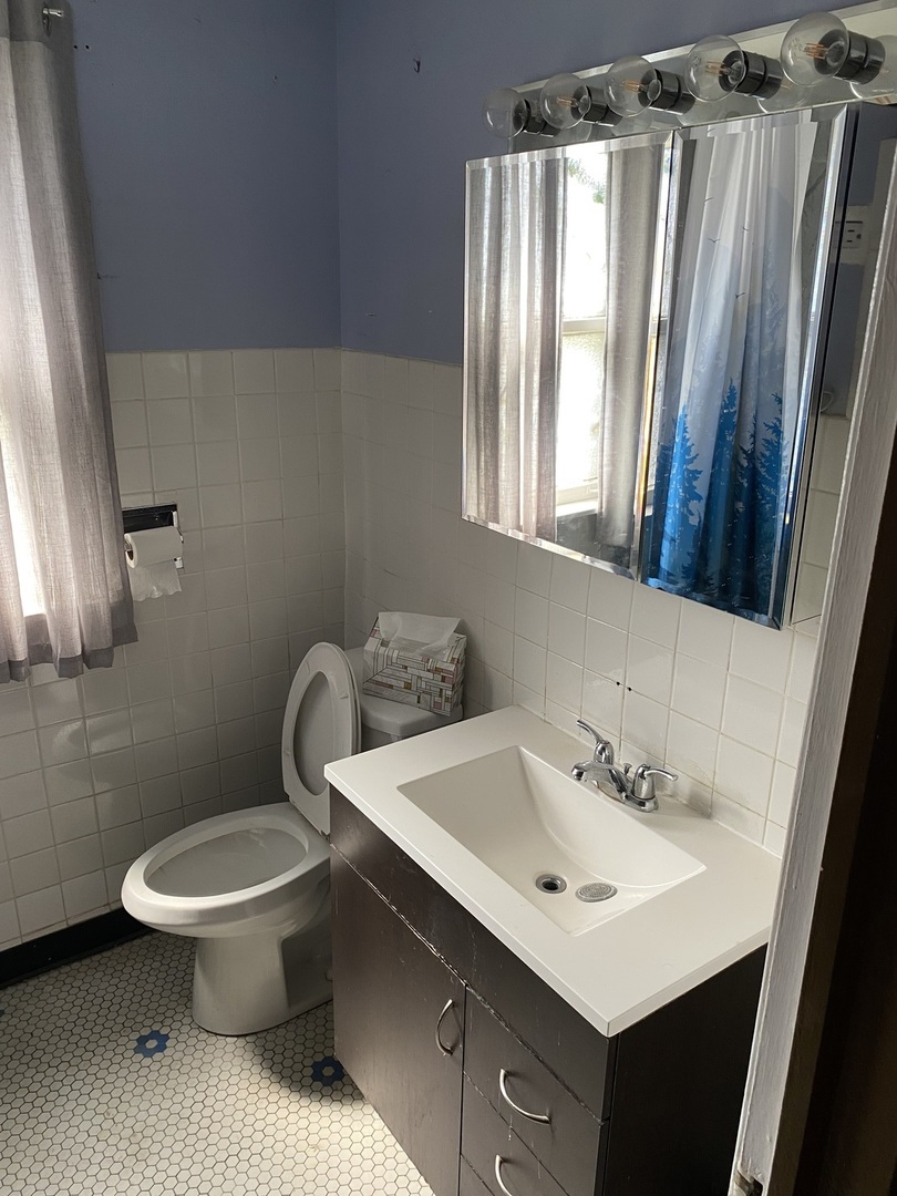 1225 East 71st Place Chicago IL 60619