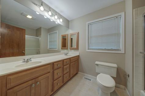 4977 Prairie Oak Road Gurnee IL 60031