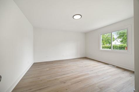 1817 Victoria Avenue North Chicago IL 60064