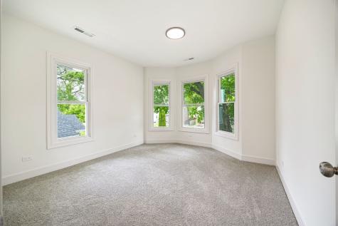 1817 Victoria Avenue North Chicago IL 60064