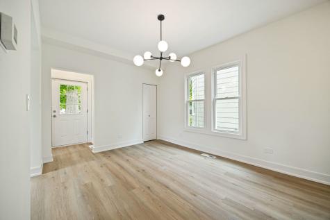 1817 Victoria Avenue North Chicago IL 60064