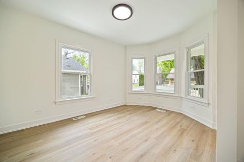 1817 Victoria Avenue North Chicago IL 60064