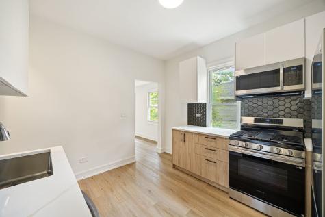 1817 Victoria Avenue North Chicago IL 60064