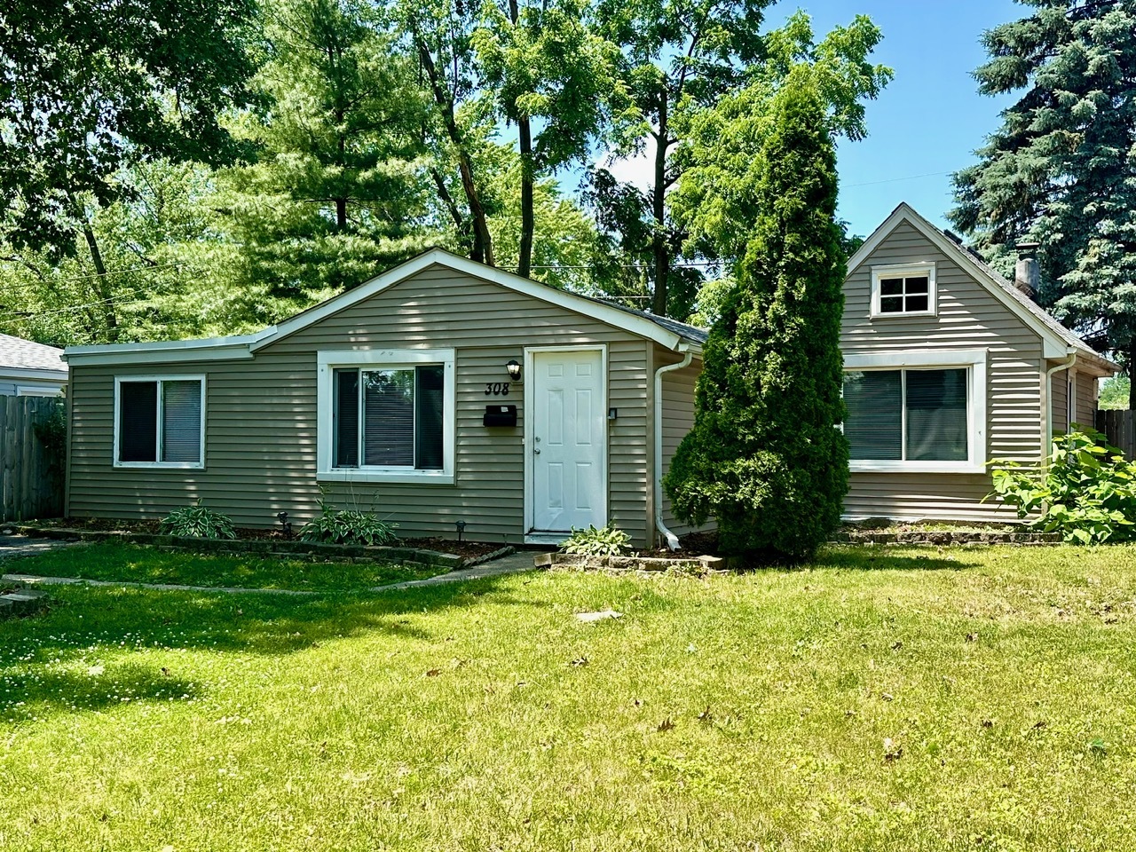 308 North Clifton Avenue Elgin IL 60123