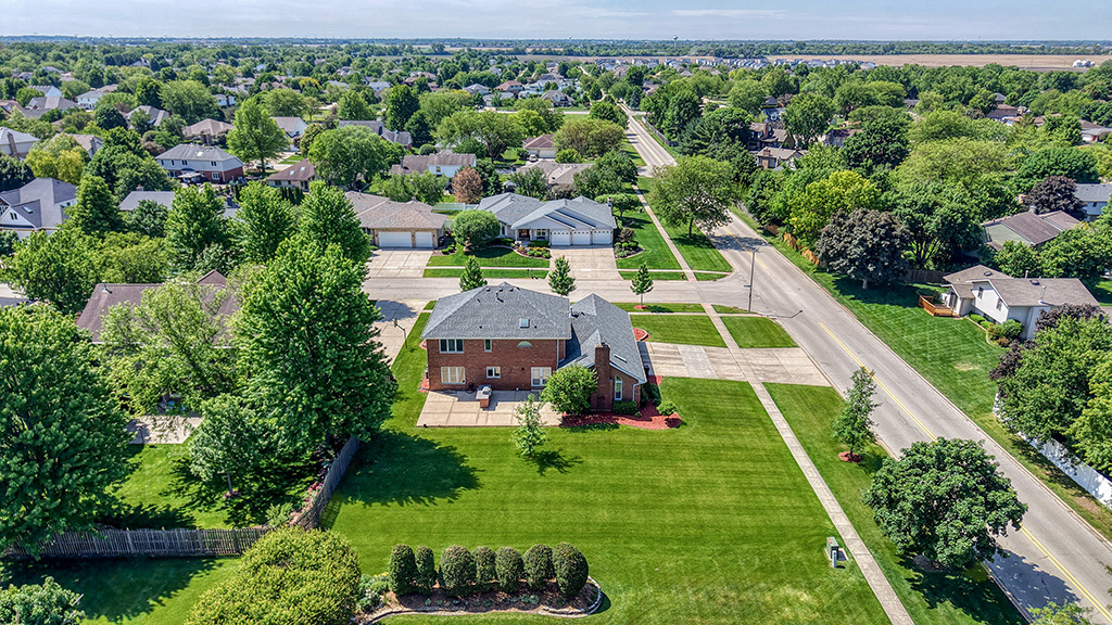 705 Ridgefield Road New Lenox IL 60451