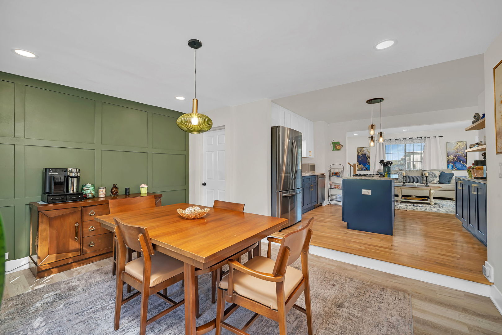 128 South Villa Avenue S Addison IL 60101